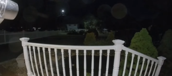 Una cámara de vigilancia capta un extraño objeto - Sputnik Mundo