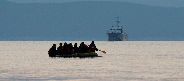 Migrantes en el mar Mediterráneo - Sputnik Mundo