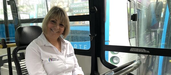 Mientras en el subte de Buenos Aires ya hay casi una mujer por cada cinco hombres conduciendo las formaciones, no existe una sola mujer maquinista de trenes - Sputnik Mundo