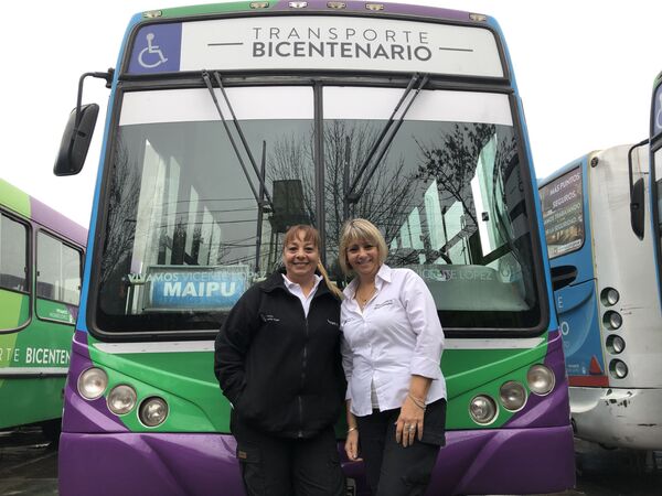 Las mujeres buscan abrirse camino como conductoras de autobús en Argentina - Sputnik Mundo