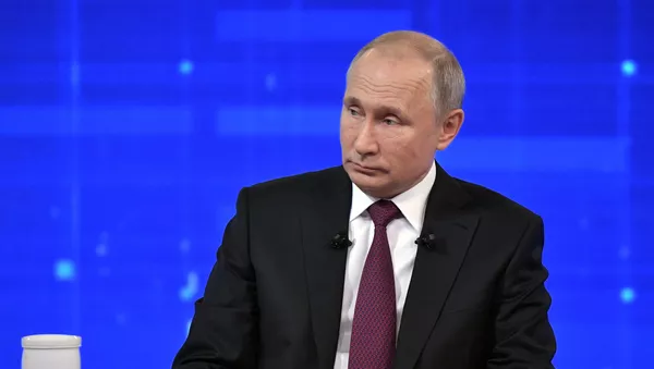 El presidente de Rusia, Vladímir Putin, durante la 'Línea directa'