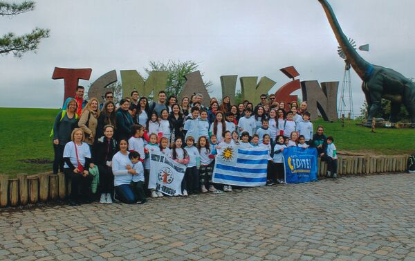 El grupo rochense Tras las huellas del venado en el Bioparque Temaikèn, en Buenos Aires, Argentina - Sputnik Mundo