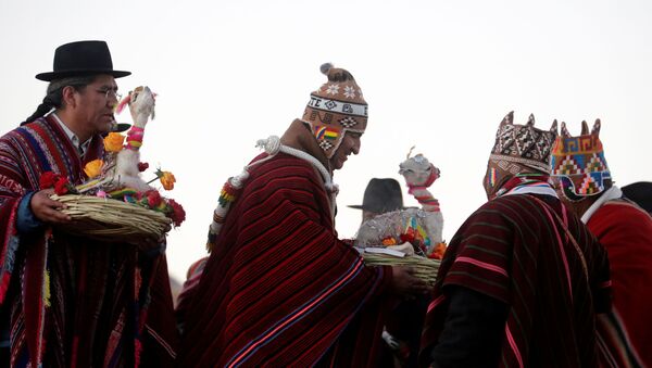 Celebración del día vacío del calendario aymara de 13 meses en Bolivia - Sputnik Mundo