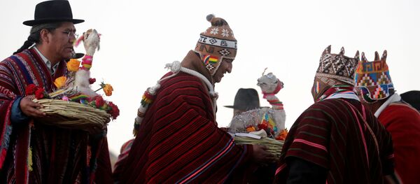 Celebración del día vacío del calendario aymara de 13 meses en Bolivia - Sputnik Mundo