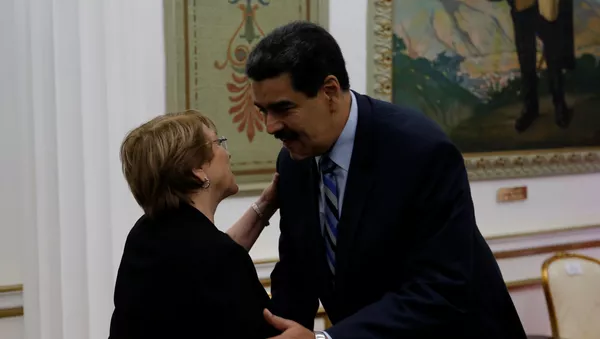 El presidente de Venezuela, Nicolás Maduro, junto a la Alta Comisionada de la ONU para los Derechos Humanos, Michelle Bachelet - Sputnik Mundo