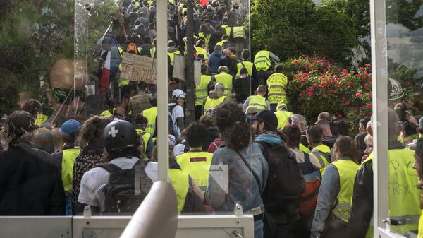 Las protestas de los 'chalecos amarillos' en Francia - Sputnik Mundo