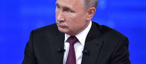 Vladímir Putin, presidente de Rusia, durante la Línea Directa de 2019 - Sputnik Mundo