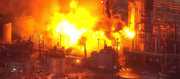 Explosión en la refinería Philadelphia Energy Solutions - Sputnik Mundo