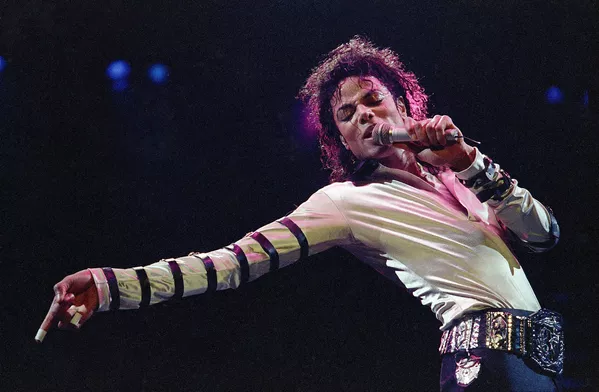 Michael Jackson during the opening performance of his 13-city U.S. tour, in Kansas City Michael Jackson during the opening performance of his 13-city U.S. tour, in Kansas City - Sputnik Mundo