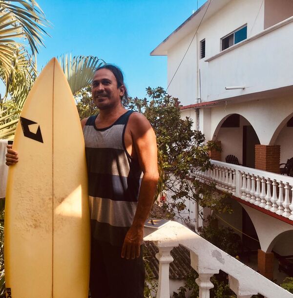 Últimas olas en el paraíso: peligra la meca del surf en México (fotos, vídeos) - Sputnik Mundo