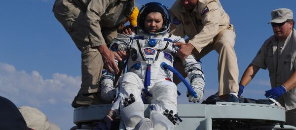 El cosmonauta del Rosсosmos Oleg Kononenko vuelve de la EEI - Sputnik Mundo