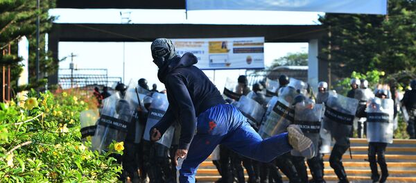 Represión militar en la Universidad Nacional Autónoma de Honduras (UNAH) - Sputnik Mundo