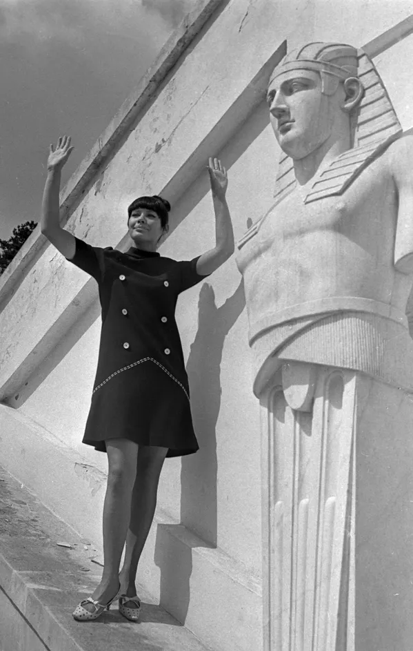Nostalgia por los 60: así lucían las 'fashionistas' en la época del 'deshielo' en la URSS
Nostalgia por los 60: así lucían las 'fashionistas' en la época del 'deshielo' en la URSS
- Sputnik Mundo