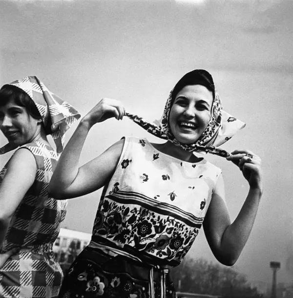 Nostalgia por los 60: así lucían las 'fashionistas' en la época del 'deshielo' en la URSS
Nostalgia por los 60: así lucían las 'fashionistas' en la época del 'deshielo' en la URSS
- Sputnik Mundo