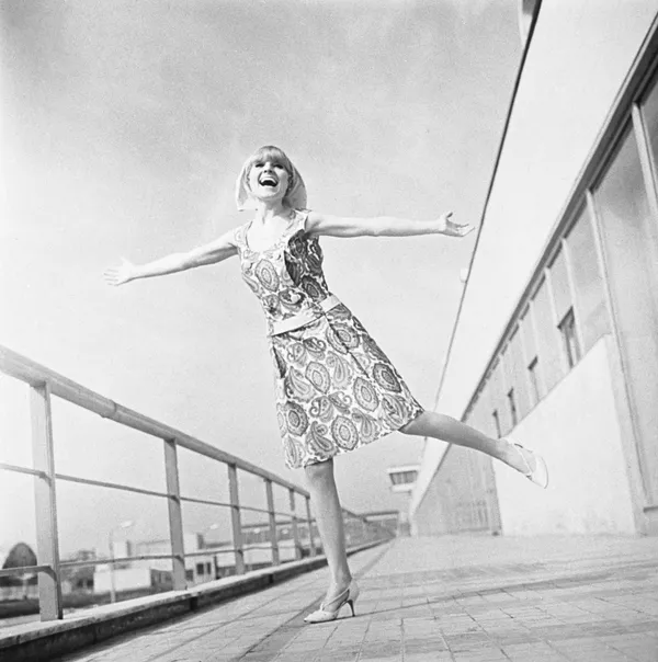 Nostalgia por los 60: así lucían las 'fashionistas' en la época del 'deshielo' en la URSS
Nostalgia por los 60: así lucían las 'fashionistas' en la época del 'deshielo' en la URSS
- Sputnik Mundo