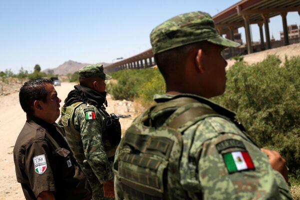 México: el 'estado tapón' que busca expulsar a los migrantes para que no lleguen a EEUU México: el 'estado tapón' que busca expulsar a los migrantes para que no lleguen a EEUU - Sputnik Mundo