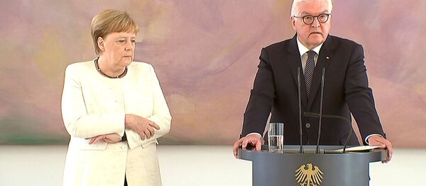 La canciller alemana, Angela Merkel, vuelve a temblar - Sputnik Mundo