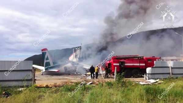 Llamas y nubes de humo: así fue la catástrofe del An-24 en Rusia
 - Sputnik Mundo