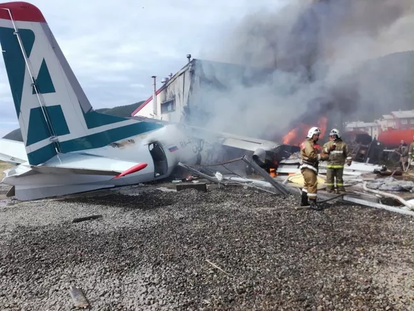 Llamas y nubes de humo: así fue la catástrofe del An-24 en Rusia
Llamas y nubes de humo: así fue la catástrofe del An-24 en Rusia
- Sputnik Mundo