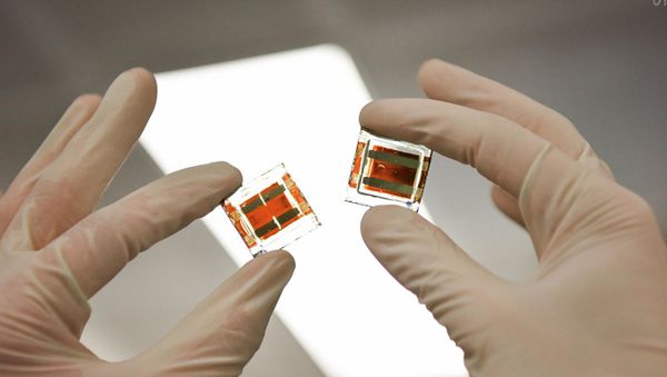 Elementos solares de perovskita con yoduro de cobre en el laboratorio de la Universidad Nacional de Ciencia y Tecnología de Moscú (MISIS) Elementos solares de perovskita con yoduro de cobre en el laboratorio de la Universidad Nacional de Ciencia y Tecnología de Moscú (MISIS) - Sputnik Mundo