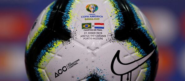 El balón oficial de la Copa América 2019 - Sputnik Mundo