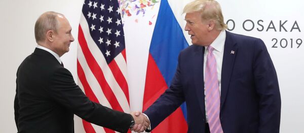 El presidente de Rusia, Vladímir Putin junto al presidente de EEUU, Donald Trump El presidente de Rusia, Vladímir Putin junto al presidente de EEUU, Donald Trump - Sputnik Mundo