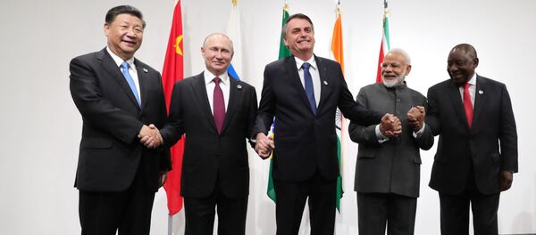 Los líderes de las 20 potencias mundiales se reúnen en Osaka
Los líderes de las 20 potencias mundiales se reúnen en Osaka
- Sputnik Mundo