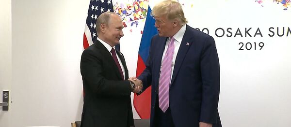 Entre risas y palmadas: así comenzó la cumbre del G20 en Osaka para Putin y Trump - Sputnik Mundo