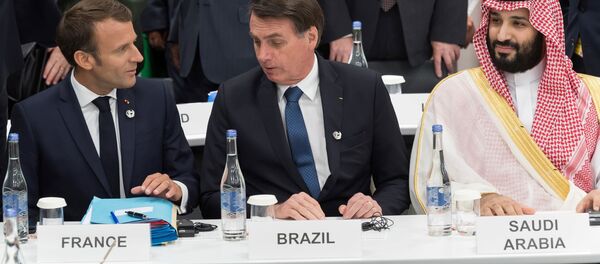 El presidente francés, Emmanuel Macron, y el presidente de Brasil, Jair Bolsonaro - Sputnik Mundo