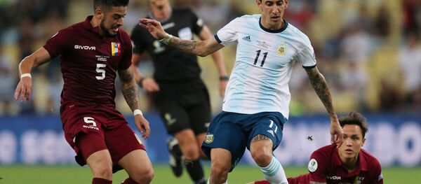 El partido entre Venezuela y Argentina - Sputnik Mundo