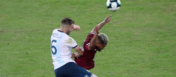 El partido entre Argentina y Venezuela en los cuartos de finales de la Copa América de Brasil - Sputnik Mundo