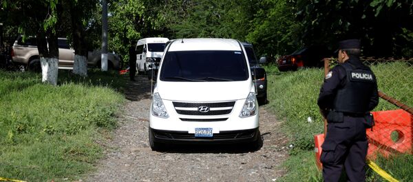 La caravana con los restos de Martínez y su bebé - Sputnik Mundo