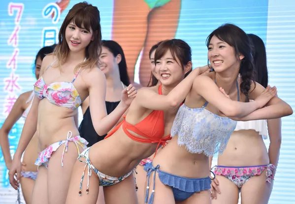 La 'bomba' que esconden los bikinis
La 'bomba' que esconden los bikinis
- Sputnik Mundo
