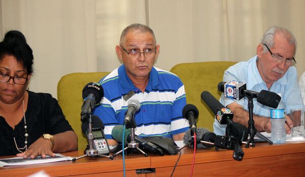 Tabacaleros cubanos salen a contrarrestar denuncias de supuesta adulteración de productos Tabacaleros cubanos salen a contrarrestar denuncias de supuesta adulteración de productos - Sputnik Mundo