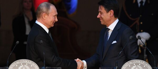 El presidente ruso Vladímir Putin se reúne con el primer ministro italiano Giuseppe Conte - Sputnik Mundo