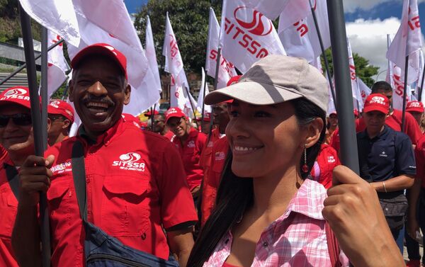 Marcha chavista durante el Día de la Independencia de Venezuela Marcha chavista durante el Día de la Independencia de Venezuela - Sputnik Mundo