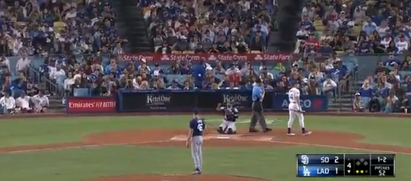 Los Angeles Dodgers siguen el partido en pleno terremoto - Sputnik Mundo