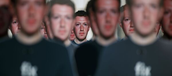 Figuras de cartón de Mark Zuckerberg - Sputnik Mundo