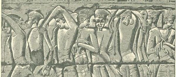 Procesión de filisteos capturados, bajorrelieve del templo de Medinet Habu - Sputnik Mundo