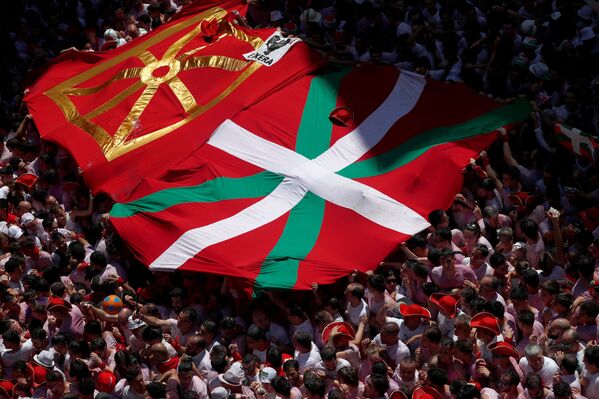 El 'chupinazo' da inicio a la fiesta de San Fermín - Sputnik Mundo