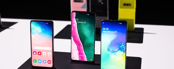Los teléfonos inteligentes Samsung Galaxy S10 - Sputnik Mundo