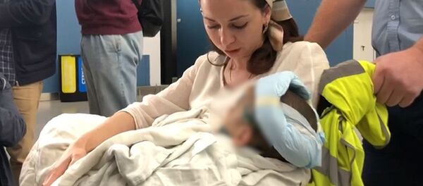 La escalofriante historia de la niña que casi perdió su mano tras maltratos familiares - Sputnik Mundo