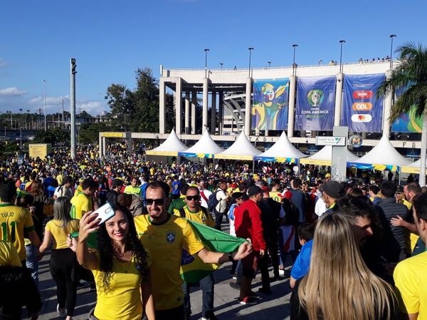 Peruanos esperan un Maracanazo en la final de la Copa América frente a Brasil - Sputnik Mundo