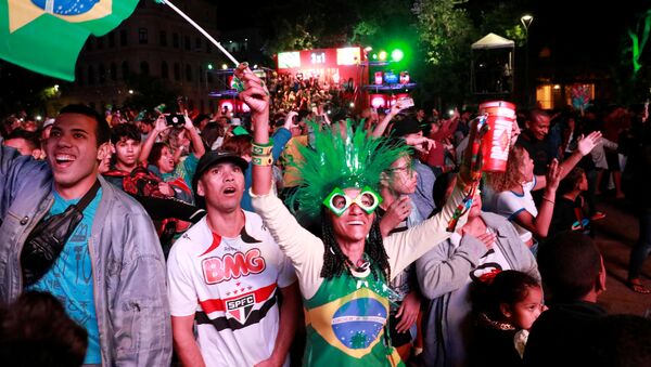 Hinchas de Brasil - Sputnik Mundo