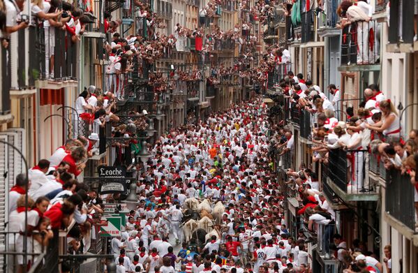 San Fermín en Pamplona: toros y mucha fiesta
 - Sputnik Mundo