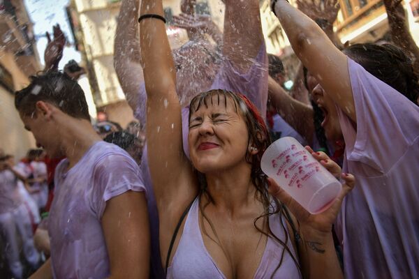San Fermín en Pamplona: toros y mucha fiesta
 - Sputnik Mundo