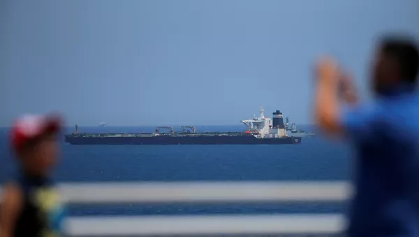 El buque petrolero Grace 1 detenido en Gibraltar - Sputnik Mundo
