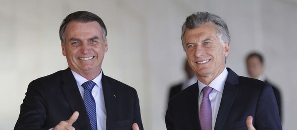 El presidente de Brasil, Jair Bolsonaro, y su homólogo argentino, Mauricio Macri - Sputnik Mundo