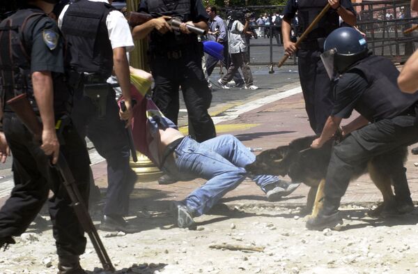 De la Rúa, el presidente argentino recordado por renunciar y huir en un helicóptero (fotos) - Sputnik Mundo