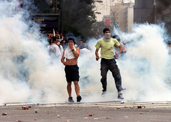 De la Rúa, el presidente argentino recordado por renunciar y huir en un helicóptero (fotos) - Sputnik Mundo